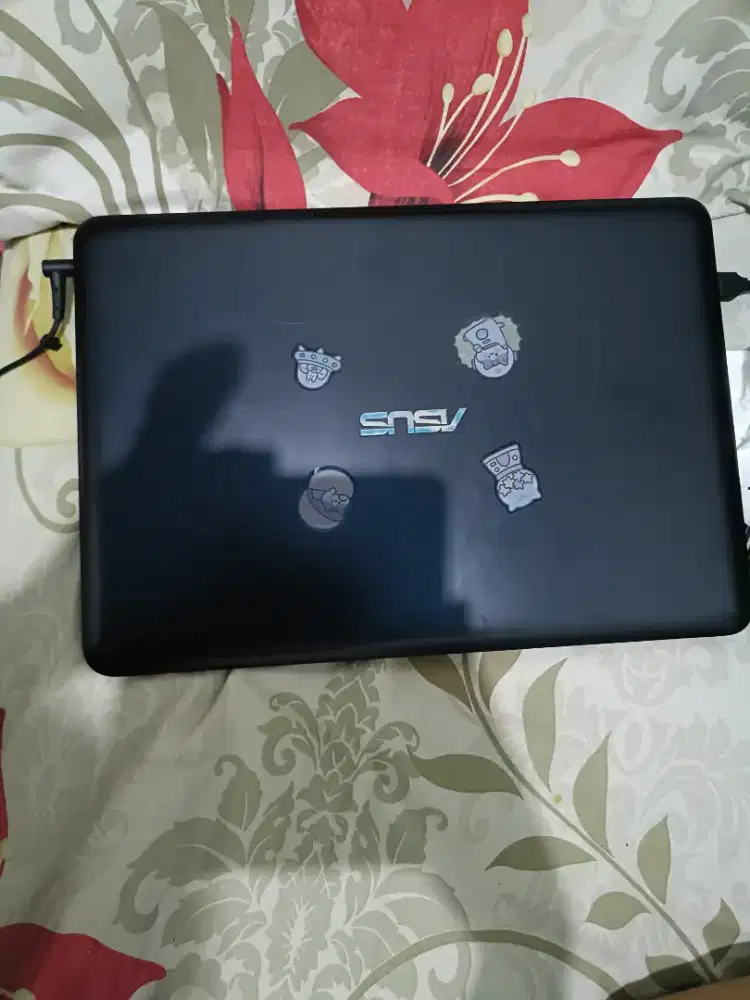 Laptop asus type E402Y