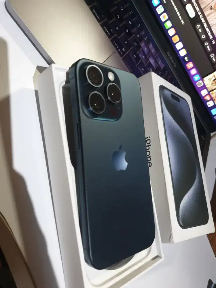 Apple iPhone 15 Pro 128GB BC Fullset – Mulus Like New, Siap Pakai
