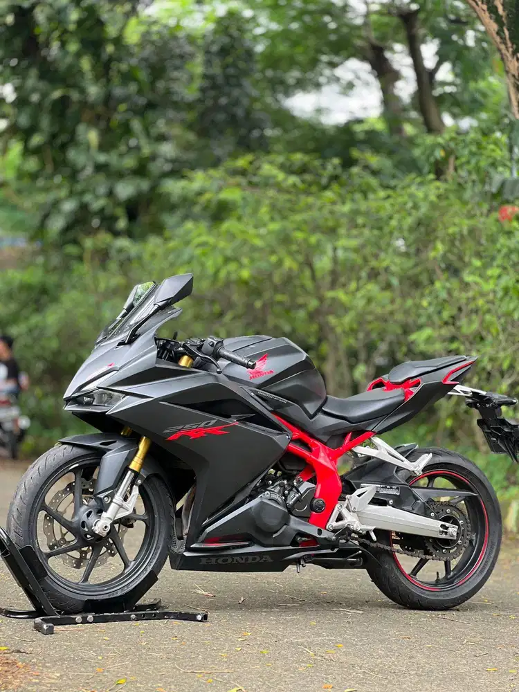 HONDA CBR 250RR NON ABS 2020 HITAM KM LOW PAJAK PANJANG LIKE NEW