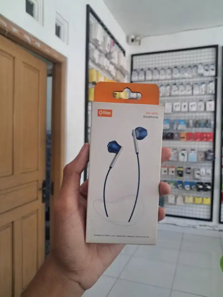 Earphone on ear kabel merk OLIKE