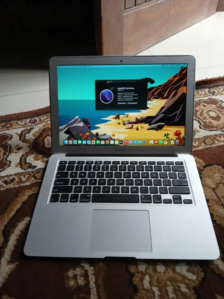 Macbook Air 13-inch. Early 2014   4\128 gb