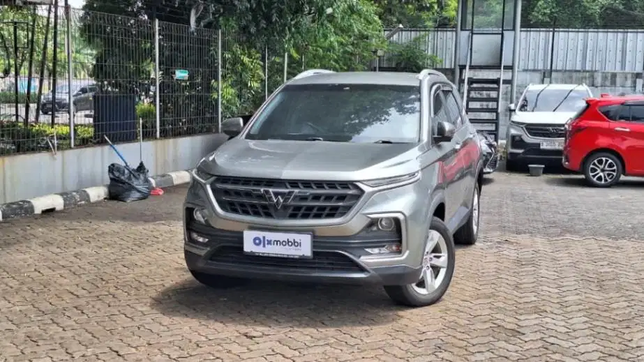 Wuling Almaz 1.5 Smart Enjoy 7-Seater Bensin-AT 2019 BIJ