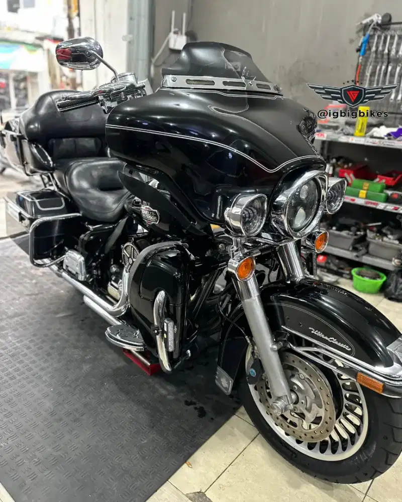 Harley Ultra Classic Hitam