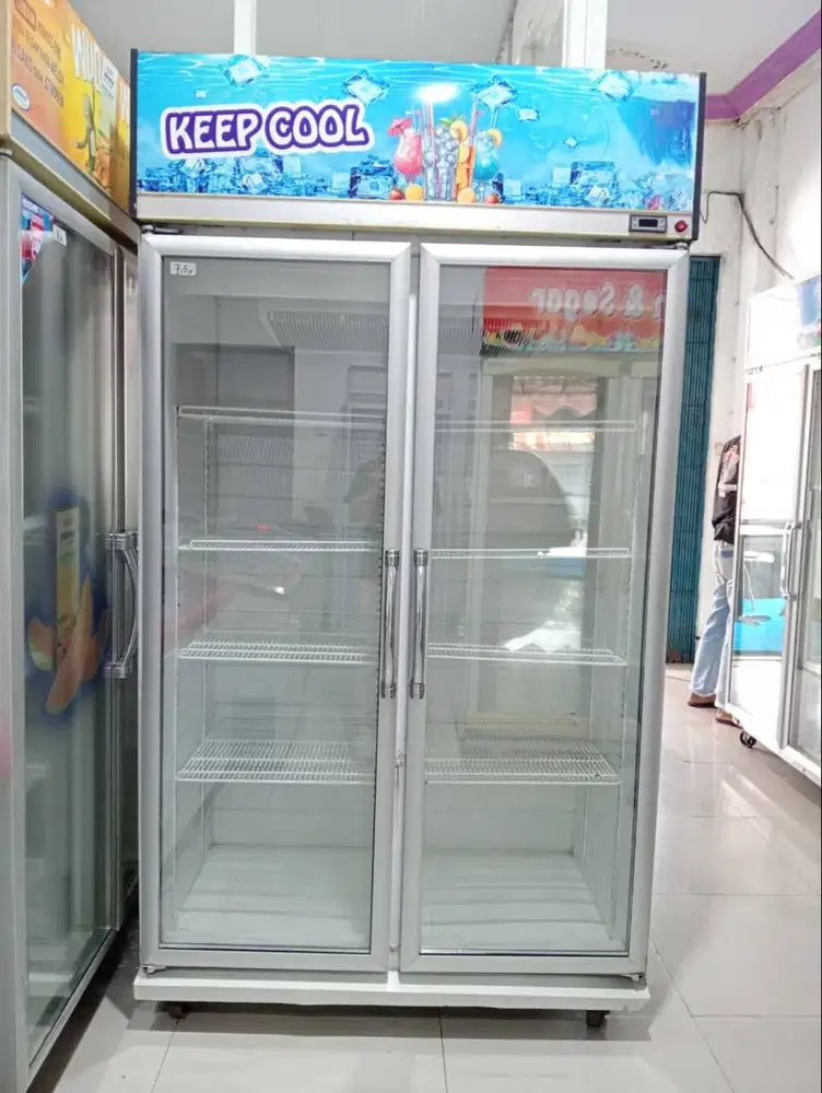 Promo showcase bekas murah merk GEA 1000L normal siap pakai