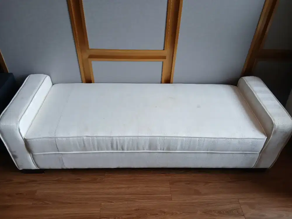 Bench / Bangku Panjang Sofa Minimalis – Warna Cream