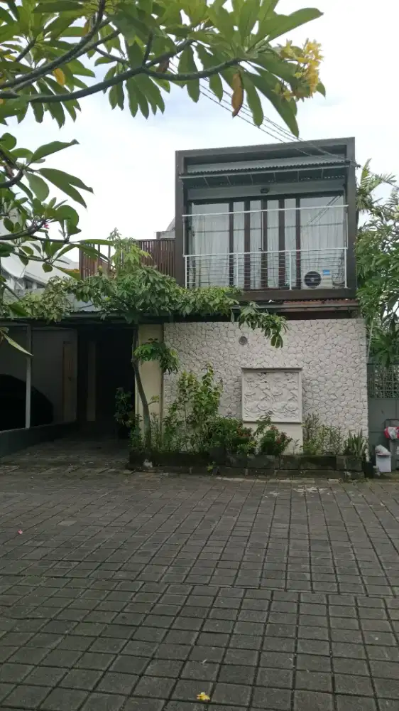 Disewakan Rumah 2 lantai - Pool side @Sunset Road