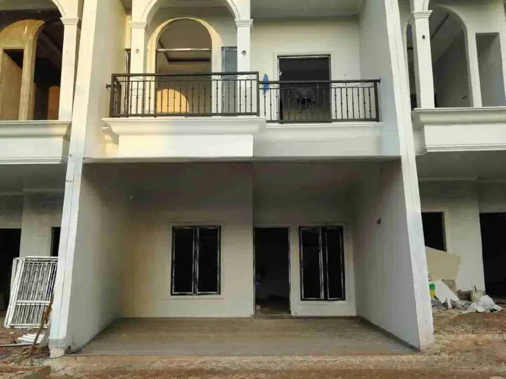Rumah Baru 2 Lantai di Kalisari Jaktim