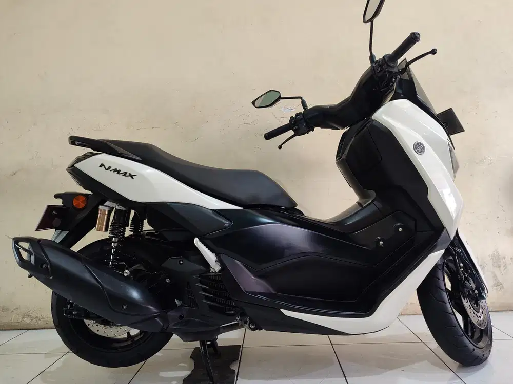 Nmax neo S 2024 LIKE NEW mulus terawat siap pakai...