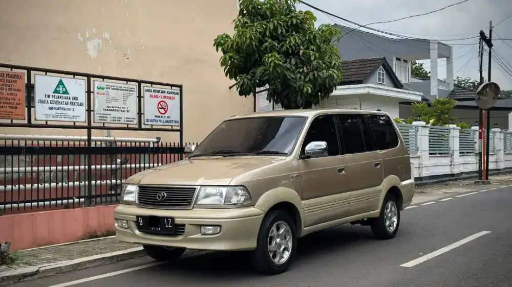 Toyota Kijang Krista 2.0 MT 2002 Coklat