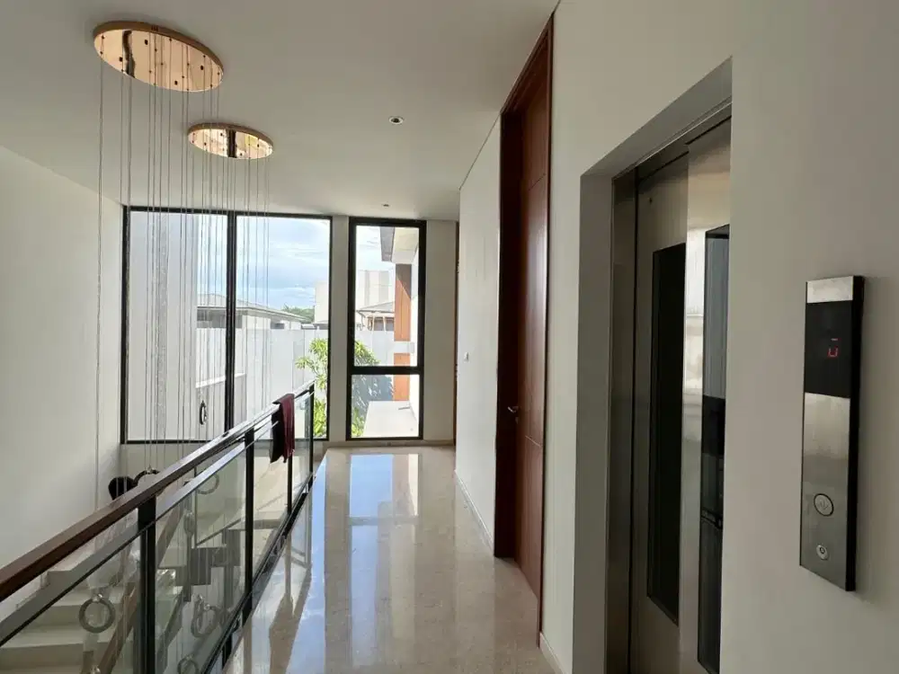 Rumah Megah dan Mewah di Lyndon Navapark BSD