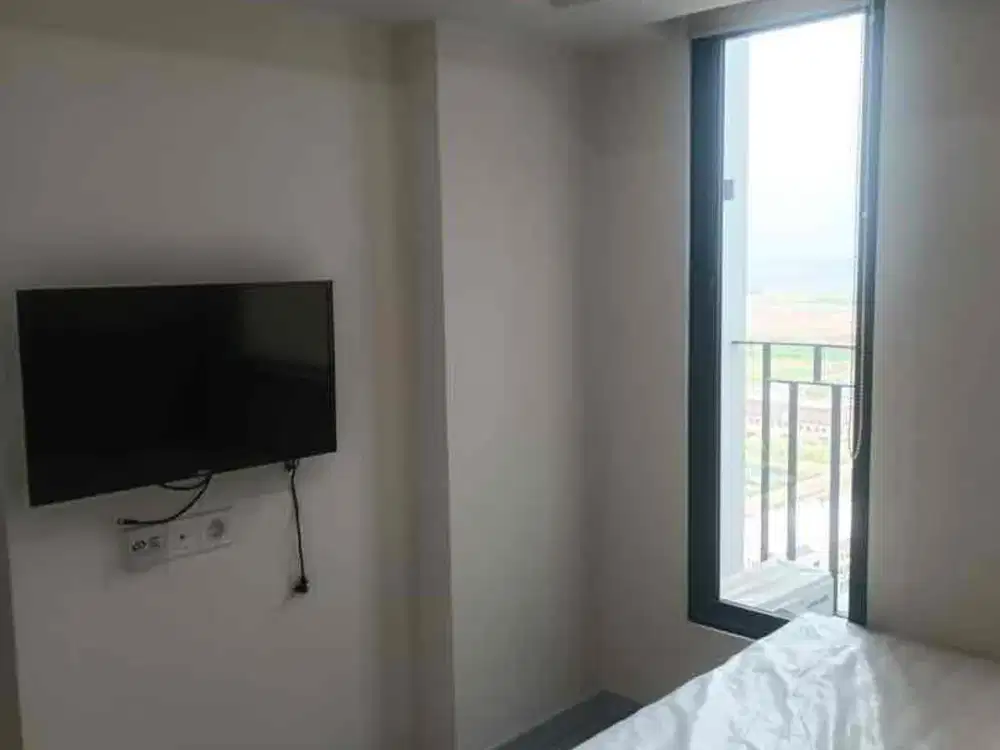 DISEWAKAN APARTEMEN OSAKA PIK 2 SEMI FURNISH SIAP HUNI