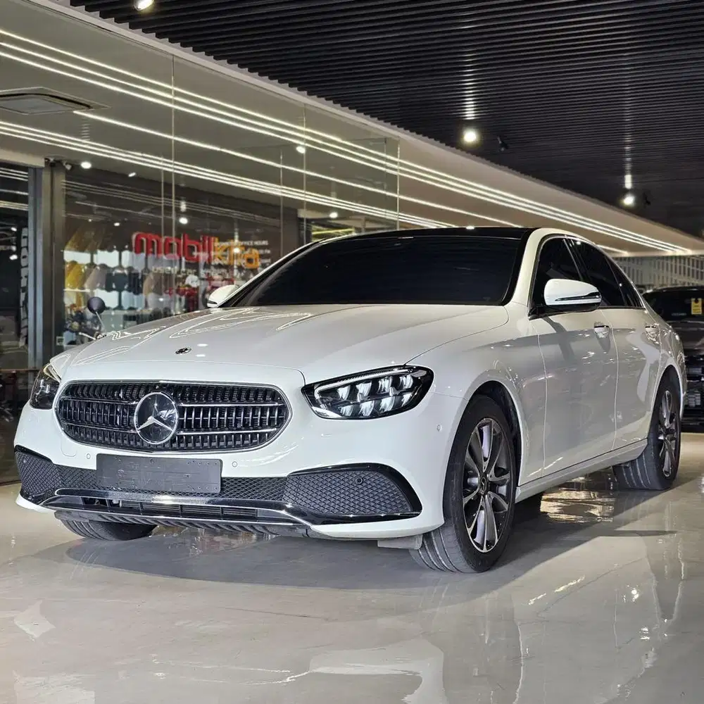 Mercedes-Benz E200 2.0 Avantgarde Line Tahun 2023