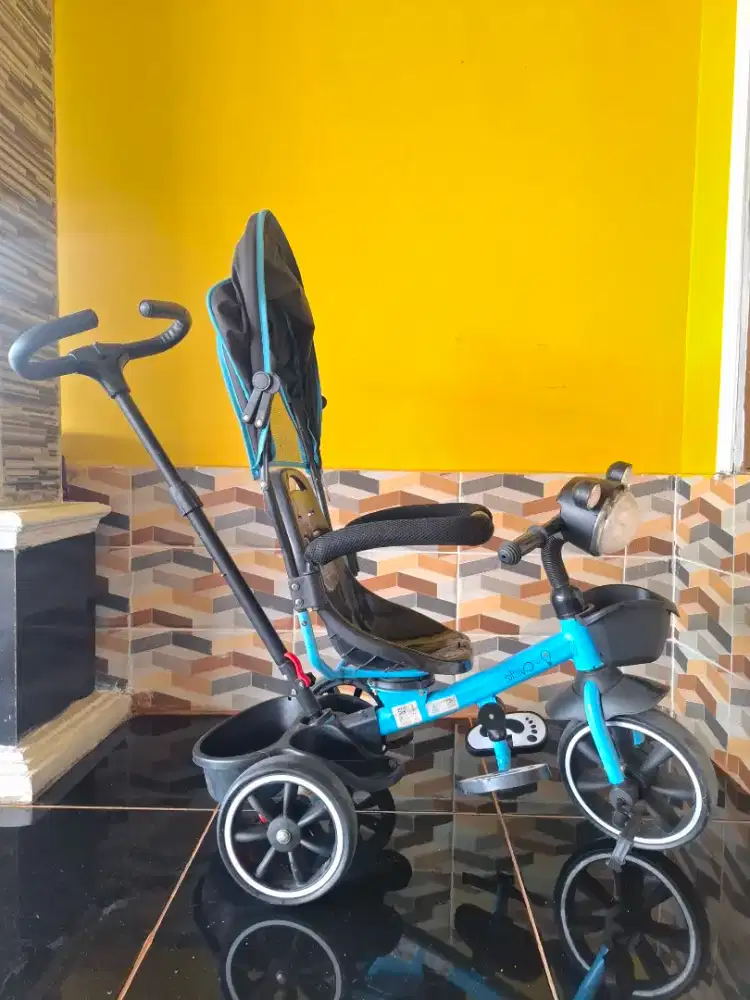 Sepeda Dorong Anak Roda 3