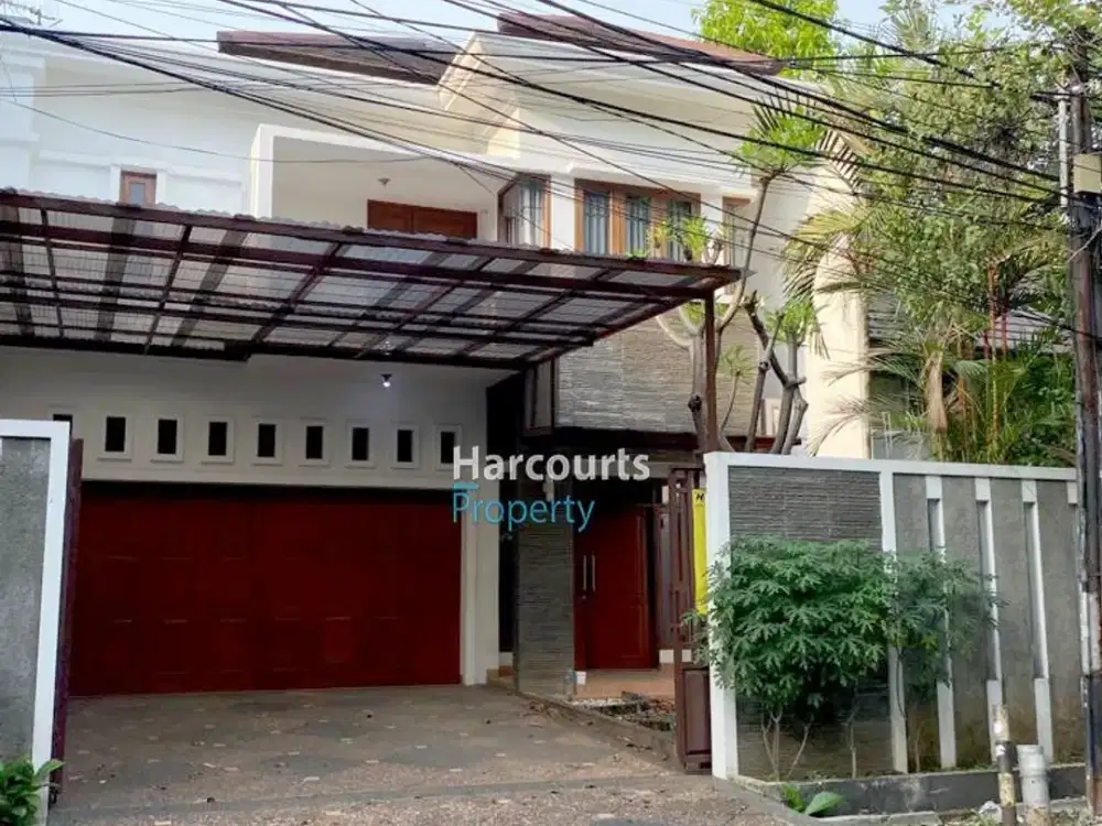 Kebayoran Baru Area, Disewakan Rumah Bagus dan Terawat Lokasi Strategis Dekat kawasan Senopati Area