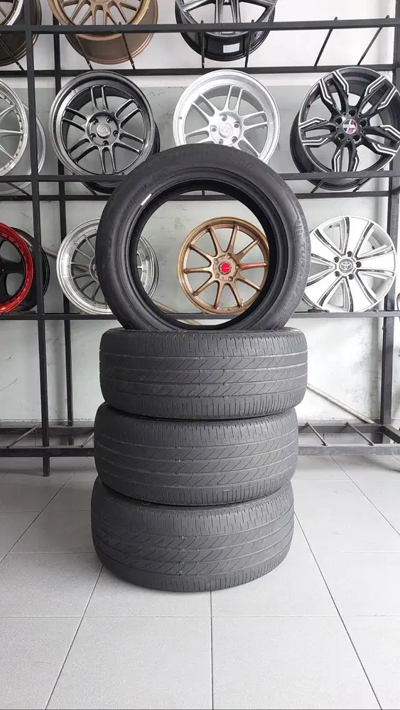 Ban BS Turanza 235/50/18. Alphard,Vellfire, Innova Reborn/Venture, etc