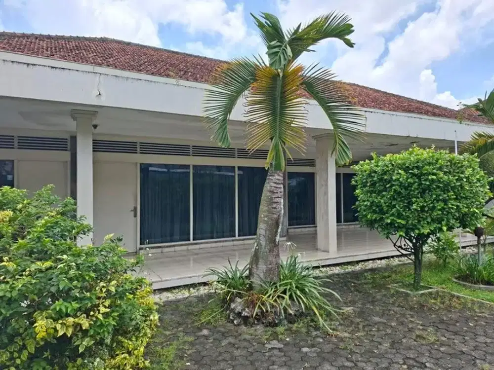 Rumah Megah dengan Lahan 1.320 Meter Persegi di Kawasan Taman Siswa, Mergangsan, Yogyakarta