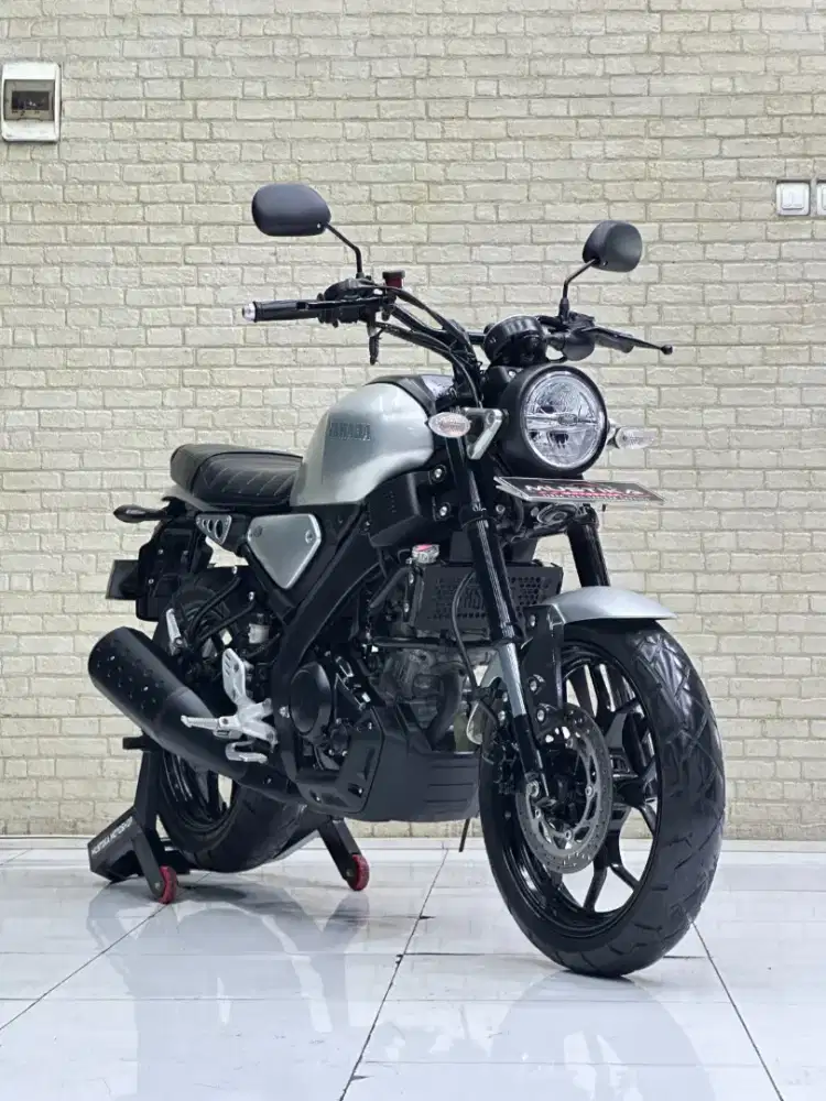 TERMURAH‼️ Yamaha XSR 155 2023 Ratro Silver Favorit - Dava Mustika