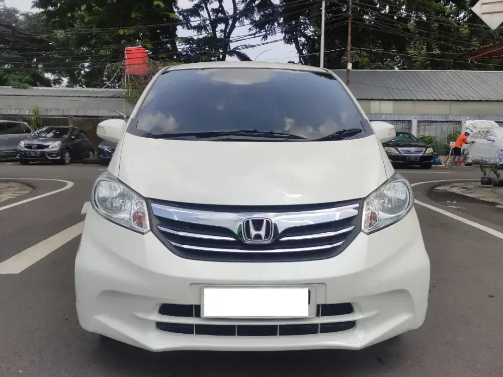 Honda Freed 1.5 E psd facelift at 2012