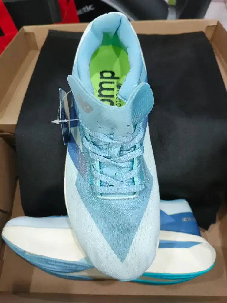 Sepatu New Balance FuelCell Rebel v4 size 42