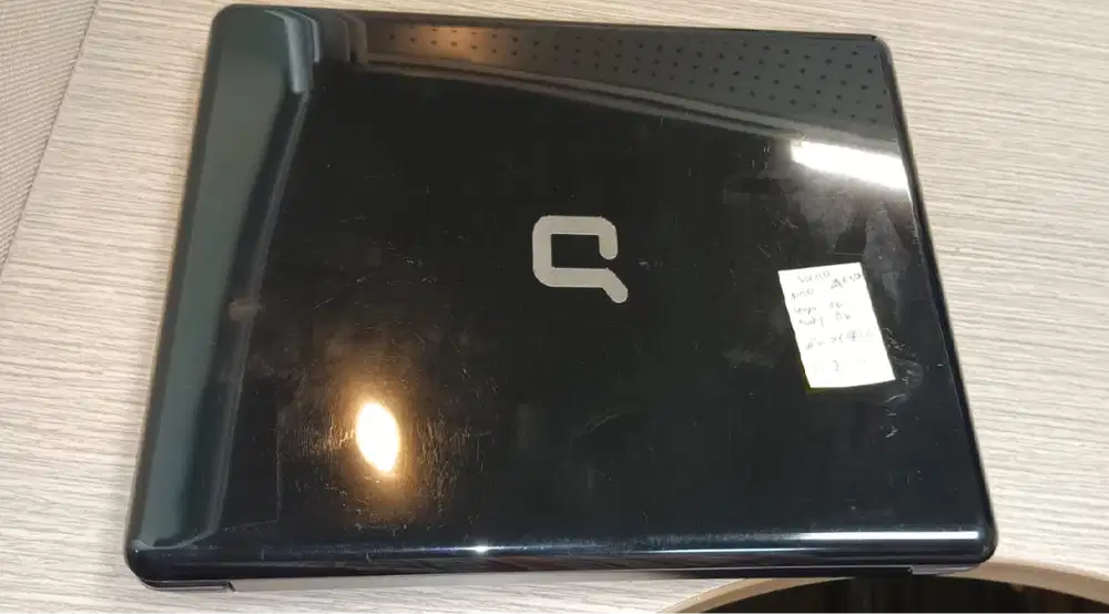 Laptop jual apa adanya (tidak bergaransi)