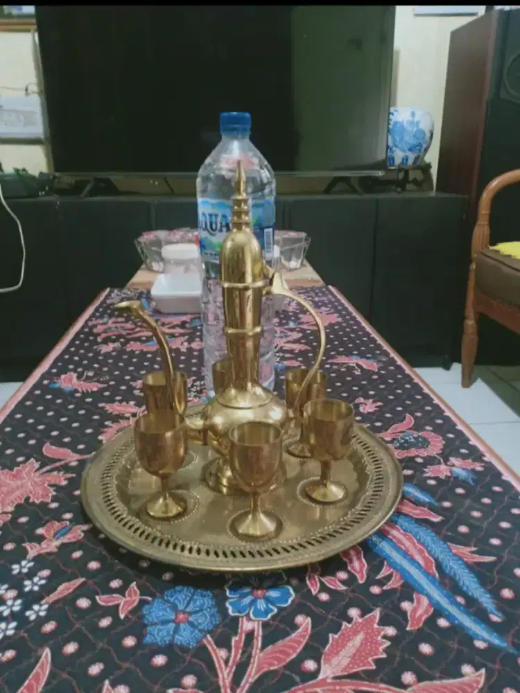 Teko Pajangan kuningan