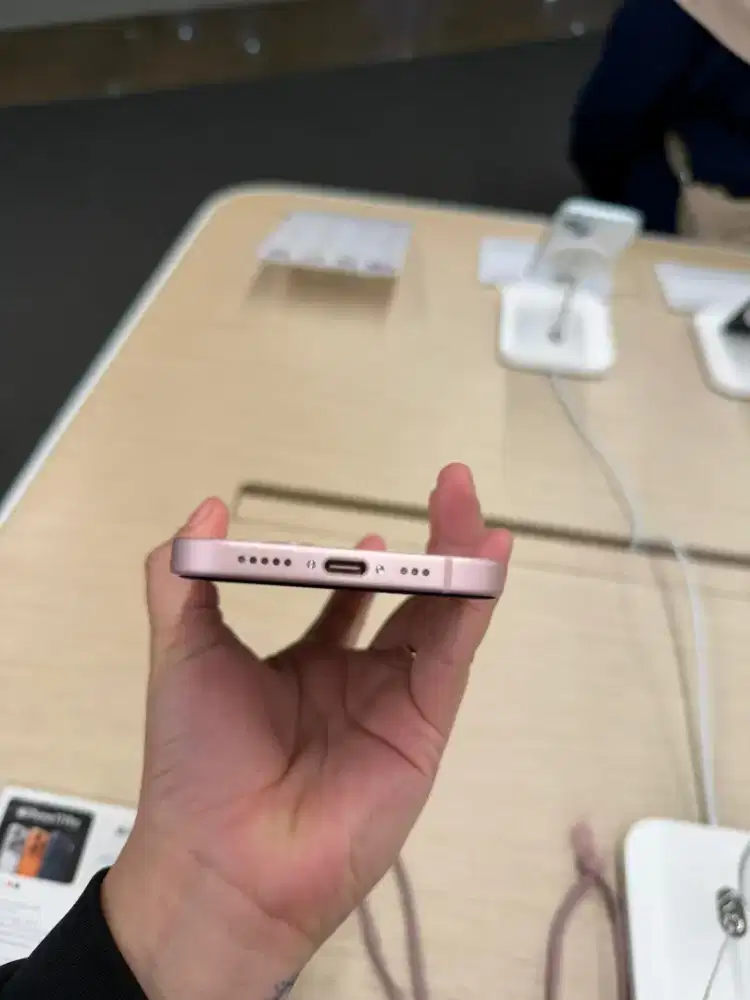 Jual iPhone 15 basic 128GB