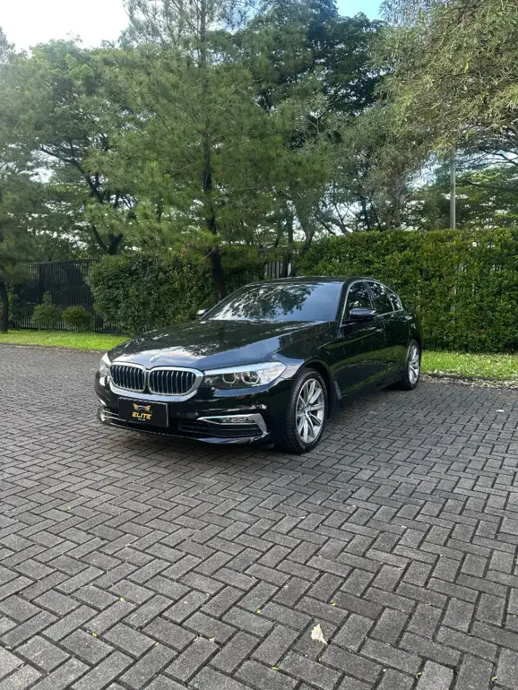 BMW 520i Luxury G30 2019
