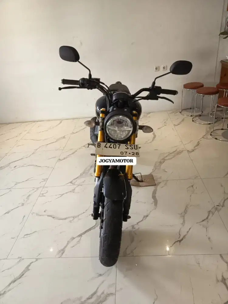 S  Yamaha xsr tahun 2023