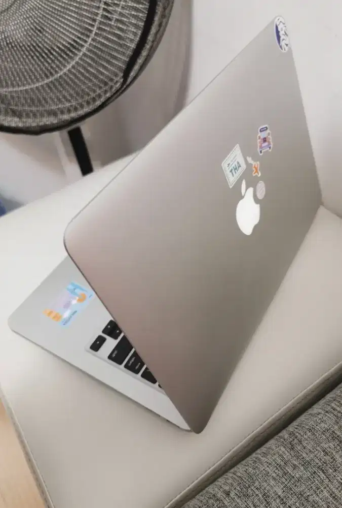 Macbook Pro 2015 13inc
Retina - 256GB SSD(Terawat)