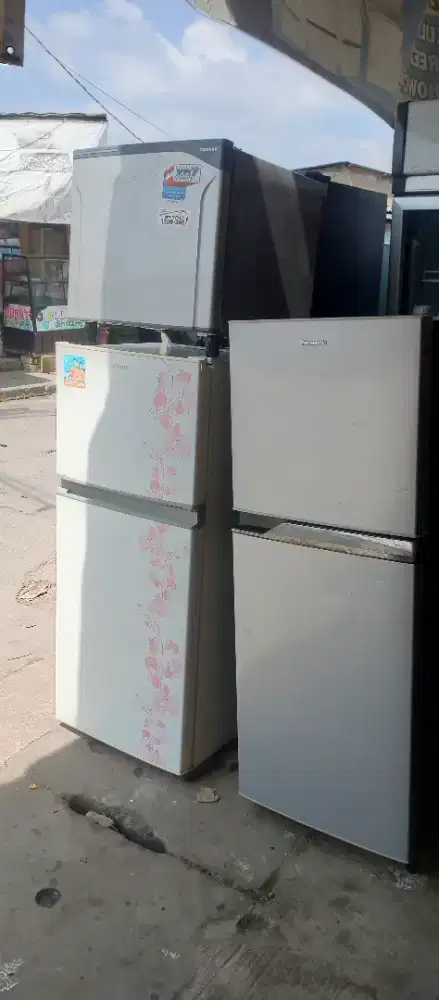 Kulkas panasonik. 2 pintu
