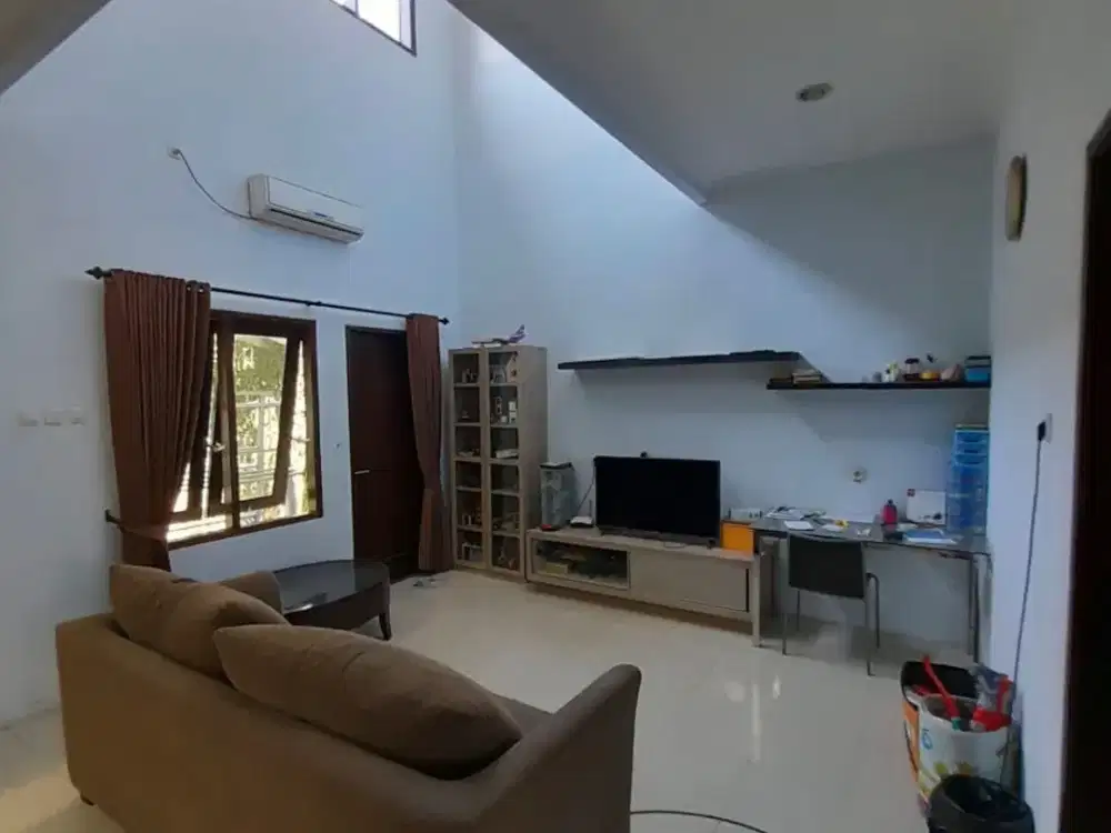 Murah Rumah Rayan Regency Wiyung Deket Dian Istana & Graha Famili