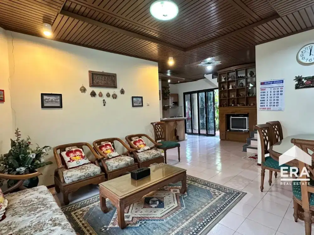 VILLA DIJUAL DI KARANGANYAR DEKAT DENGAN GROJOGAN SEWU DAN PASAR TAWANGMANGU