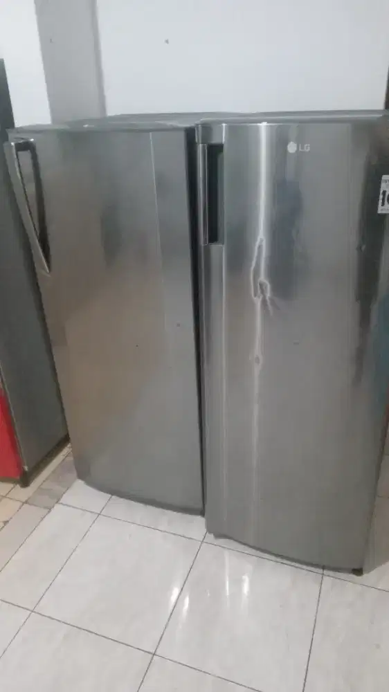 freezee es batu 6 rak LG