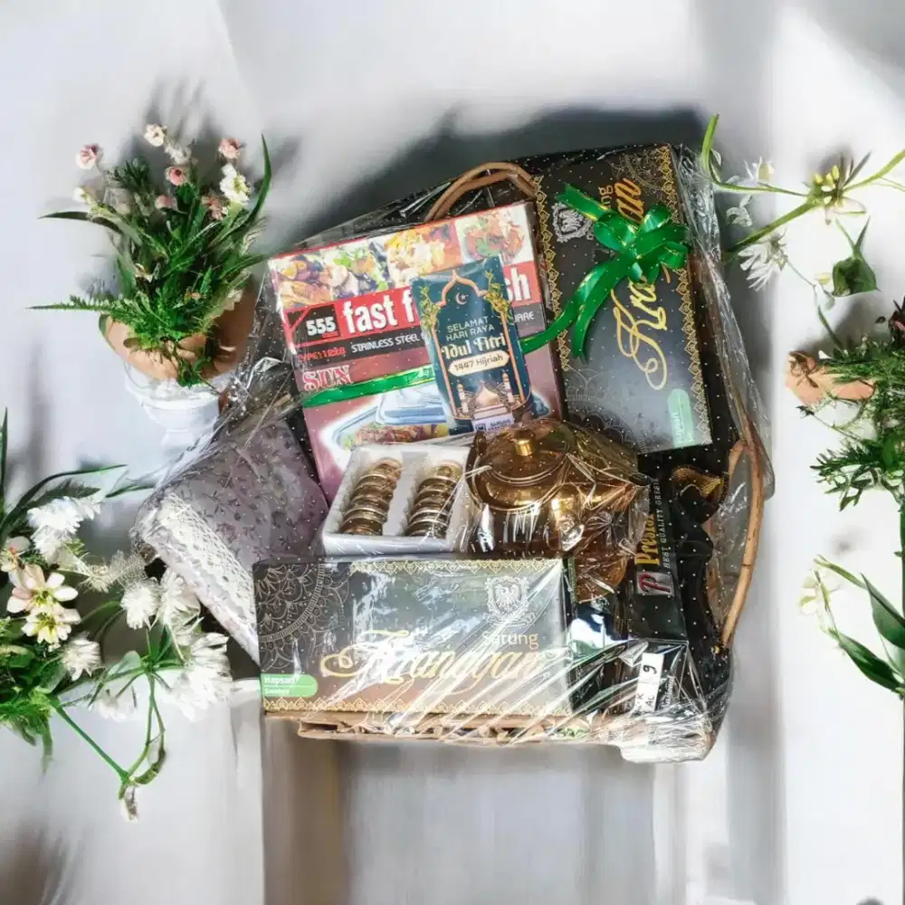 Hampers Sarung, Mukena, Teko Set Emas & Alat Prasmanan BMW  paket A