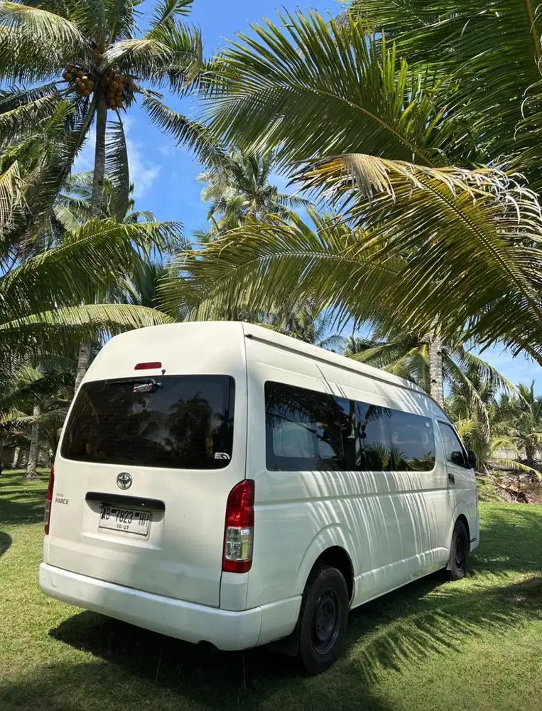 Hiace Commuter 2016