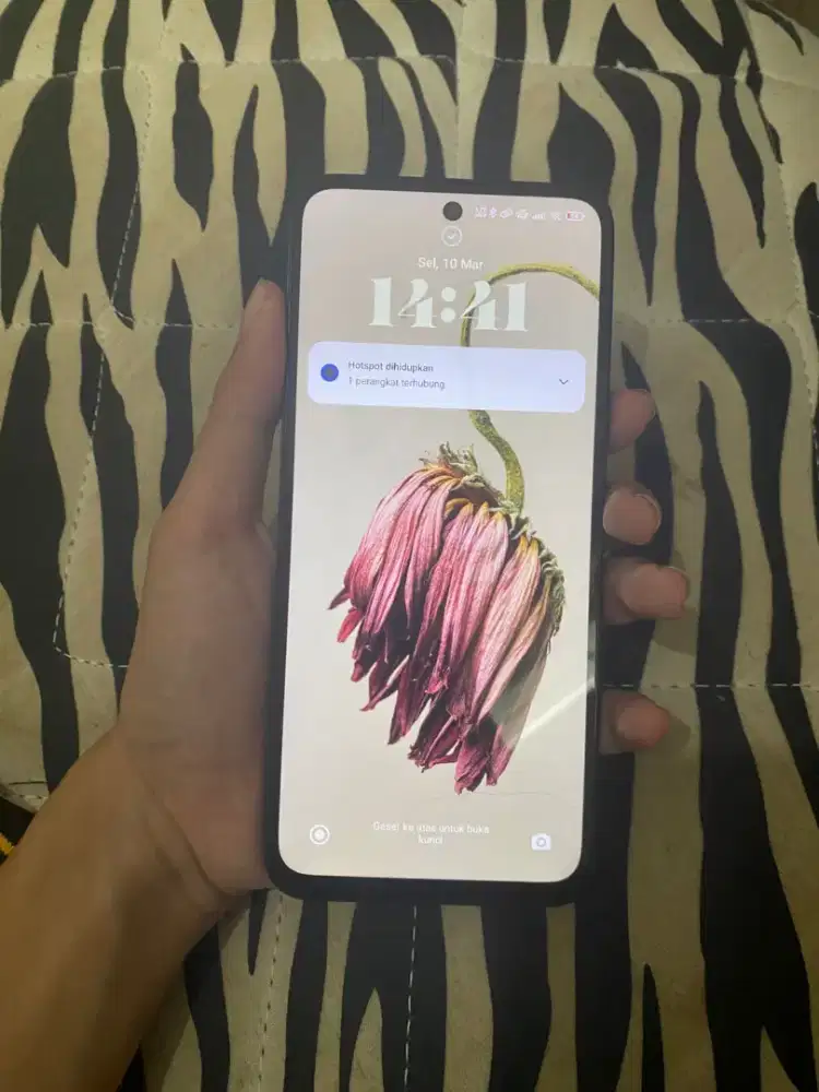 Poco m 6 hp bekas rasa baru