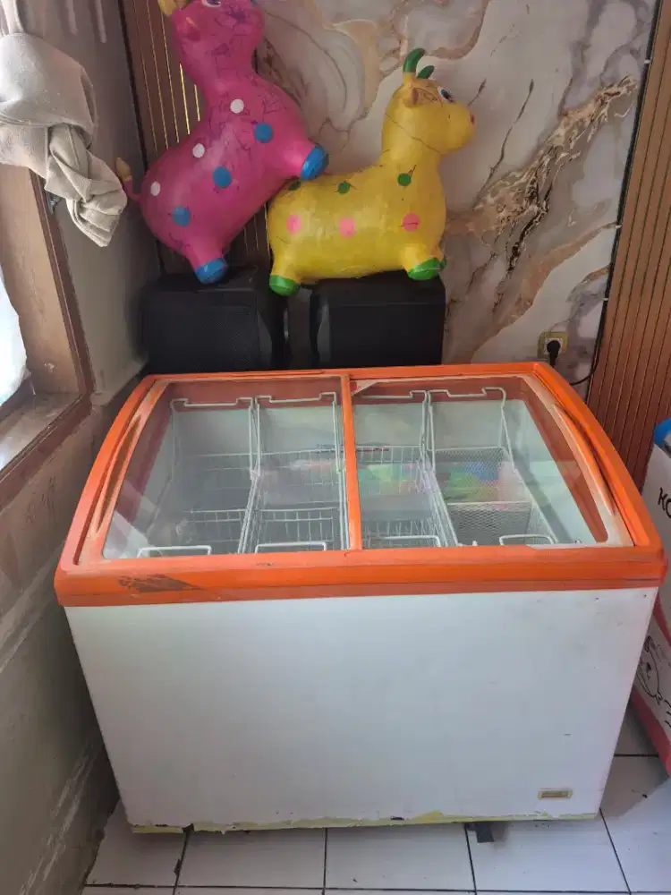 Freezer sliding door merk Haier kap 280 L orisinil siap pakai