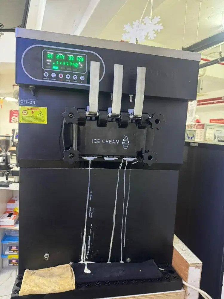 MESIN SOFT ICE CREAM COUNTER TOP SHIMUGI 3 handle