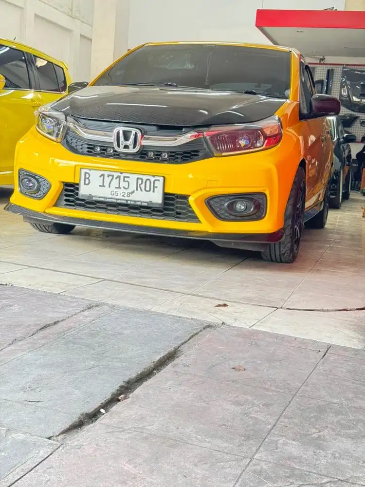 Lips bemper depan honda brio carbon