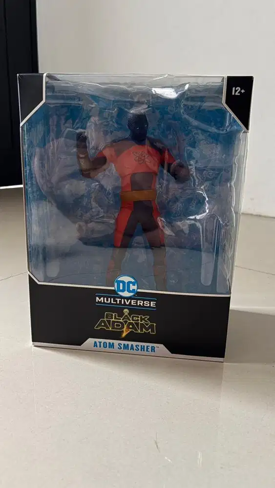 Mcfarlane DC Multiverse Black Adam Atom Smasher Versi Besar