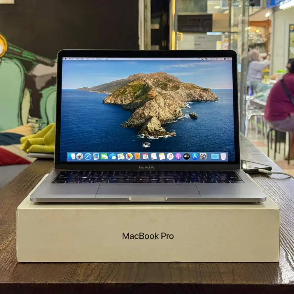 Macbook Pro 2017 13 256GB IBox