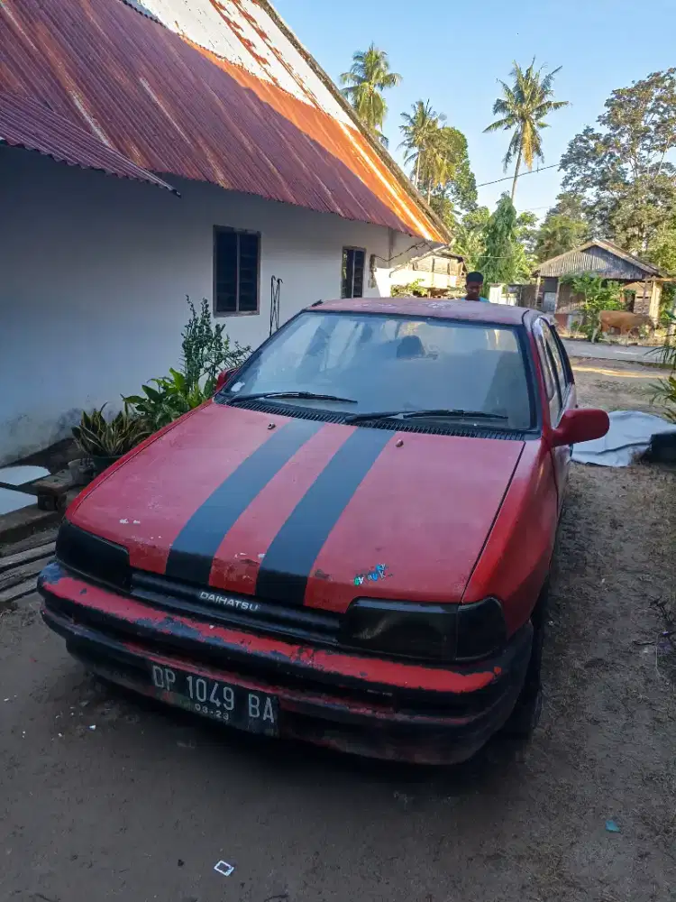 Di jual Daihatsu charade classy 91