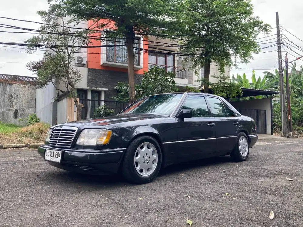 Mercedes Benz  Boxer W124 230 E Automatic ASLI 1990 Mercy Boxer 230E
