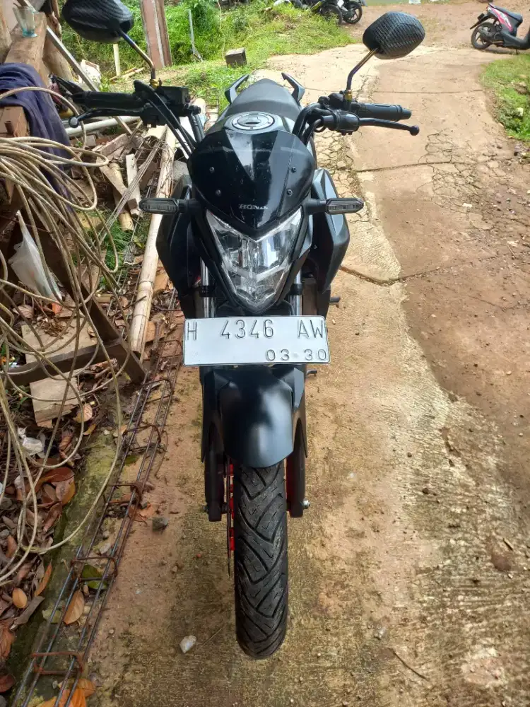 DI JUAL HONDA CB150R