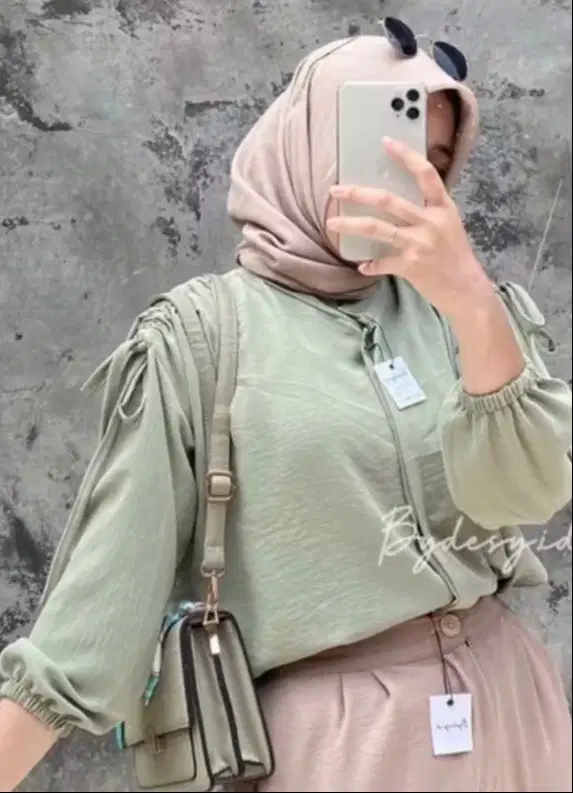 Blouse serut warna sage