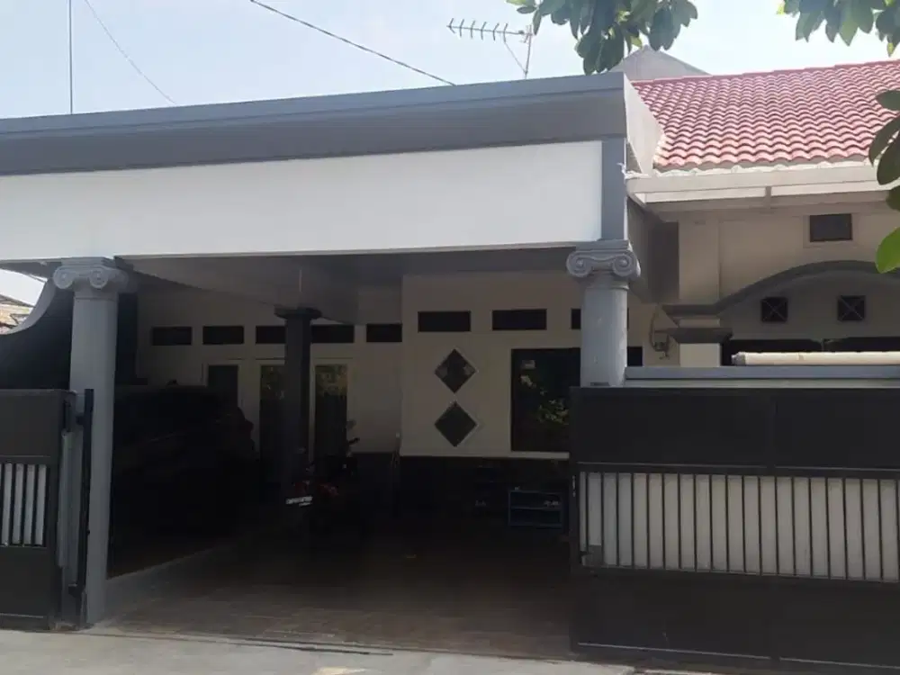 Di Jual Rumah Hoek hadap Taman Strategis di vila nusa indah 3
