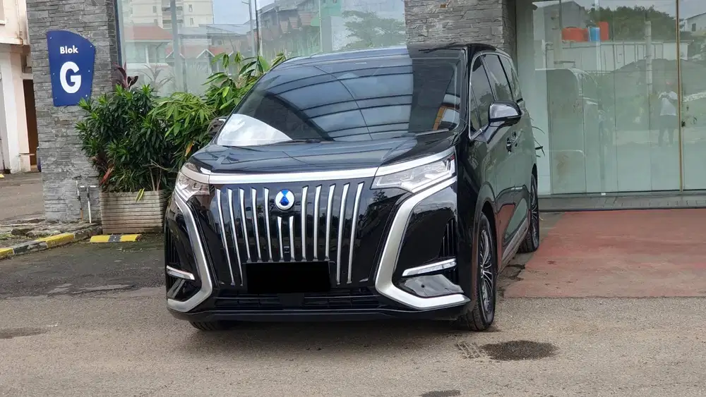 Denza D9 D 9 Elite FWD 4x2 EV AT 2024 2025 KM 45 PERAK