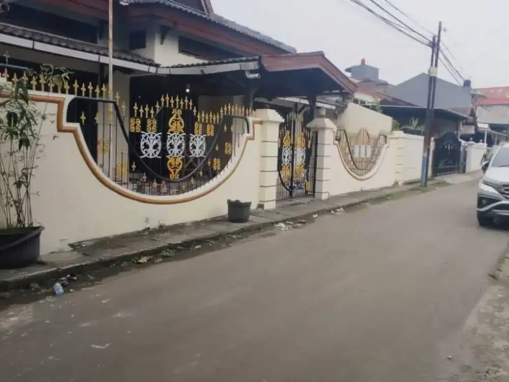 Disewakan Rumah Strategis di Jalan Daan Mogot, Jakarta Barat.