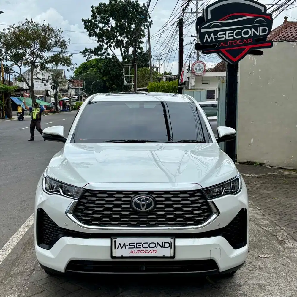 Toyota innova Zenix V Hybrid 2025