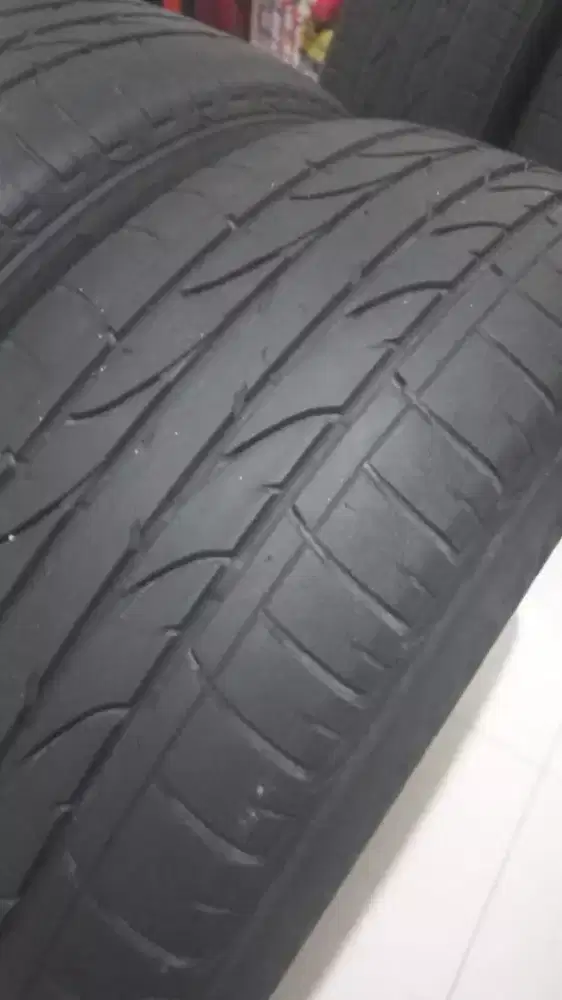 Ban Bridgestone Alenza 215/60 R17